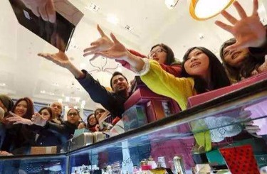 狂操印度特级美女黄色穴穴视频中国人依然爱赴日旅游 消费已由爆买转向网购